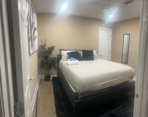 3 dormitorios, tabla de planchar con plancha, wifi y ropa de cama