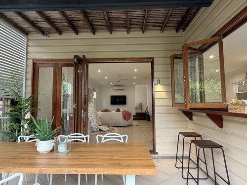 East Brisbane Federation-Style Pool Villa