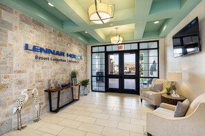 Lobby - Spacious 5-bed /4-bath townhome in lovely Kissimmee w/ private pool (Kissimmee)