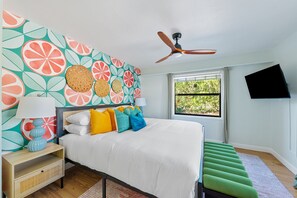 Schreibtisch, Bügeleisen/Bügelbrett, Reisekinderbett, kostenloses WLAN