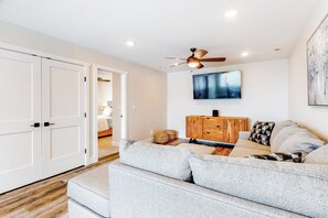 TV, fireplace - Mtn-View Home w/ Hot Tub & Fire Pit in Brian Head! (Brian Head)