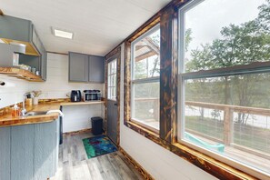 ميكروويف، ماكينة لصنع القهوة/الشاي، محمصة خبز