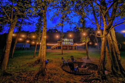 River-View Home w/ Fire Pit & Grill!
