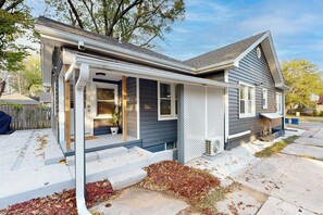 Exterior detail - Easy Access to OSU! 'Marvin's Manor' in Stillwater (Stillwater)