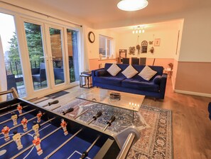 Game room - LAKE VIEW, pet friendly, with a garden in Bowness-On-Windermere (Windermere)
