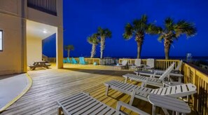 Outdoor dining - #3Dreamscapes Oceanfront Oasis (North Myrtle Beach)