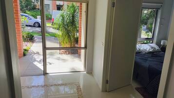 5 bedrooms, iron/ironing board, WiFi, bed sheets