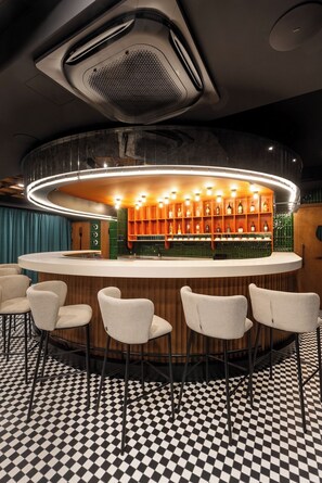 Deluxe Twin Room | Bar (on property) - Hotel Kraft (Kraśnik)