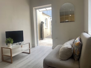 Apartemen, 1 kamar tidur, akses difabel, patio | Ruang keluarga