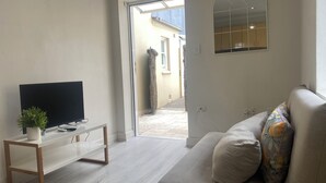 Apartamento, 1 quarto, acessível, varanda | Sala de estar