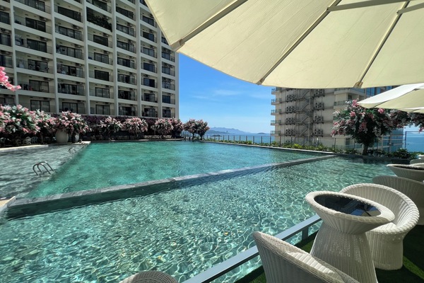 Outdoor pool, open 7:00 AM to 5:00 PM, pool umbrellas, sun loungers