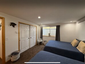 熨斗/熨衫板、可攜式嬰兒床、免費 Wi-Fi、床單