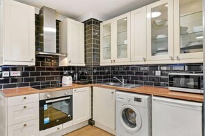 Room - Sherborne Court Residences (London)