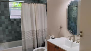 Dusj, håndklær og såpe