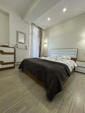2 Schlafzimmer, Zimmersafe, Bügeleisen/Bügelbrett, kostenloses WLAN