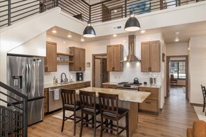 Fridge, microwave, oven, stovetop - Private hot tub, brand new build. (Red Lodge)