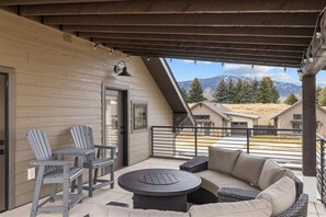 Terrace/patio - Private hot tub, brand new build. (Red Lodge)