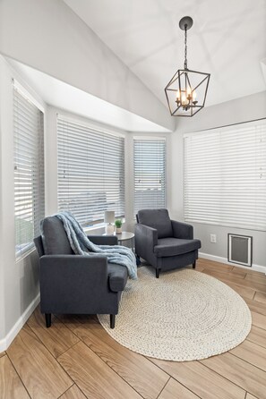 Smart TV, table tennis, books