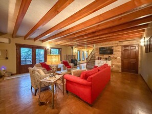 Télévision, cheminée