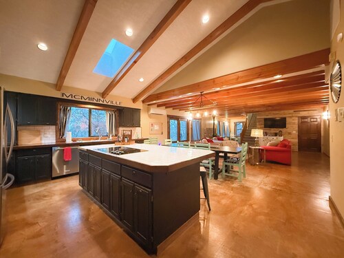 Spacious Farm Stay featuring Petey the Donkey