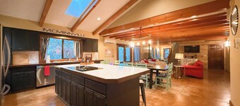 Spacious Farm Stay featuring Petey the Donkey