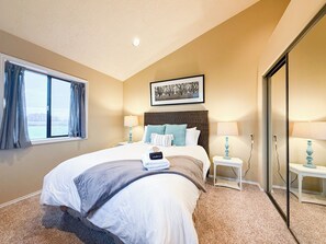 5 bedrooms, desk, iron/ironing board, free WiFi