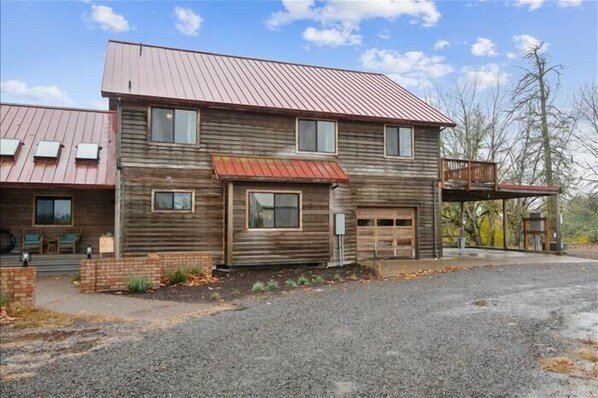Exterior - Spacious Farm Stay featuring Petey the Donkey (McMinnville)