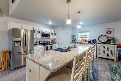 Lake Fork Fort Home w/ Best Bass Fishing!