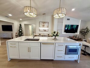 Interior - Hidden Paradise in East Delray Beach- Just Minutes to Downtown & the Ocean! (Delray Beach)