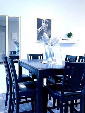 تناول الطعام