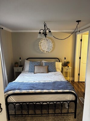 2 habitaciones, escritorio, tabla de planchar con plancha y wifi gratis 