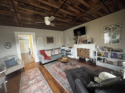 "5 Mins Driving Distance from The Ark Encounter & Creation Museum"