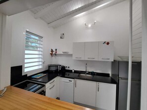 Private kitchen - Tropical villa with pool (Saint-François)