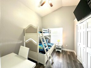 4 bedrooms, iron/ironing board, WiFi, bed sheets - Welcome to Happy Stay Home! (Kissimmee)