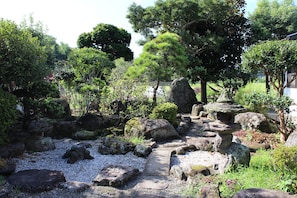 Property grounds - Inaka TŌKA Stay&Retreat Farm Resort: Sauna, Guided Tours & Farm Life with Animals (杵築市)