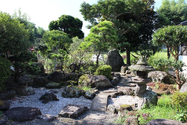 Property grounds - Inaka TŌKA Stay&Retreat Farm Resort: Sauna, Guided Tours & Farm Life with Animals (杵築市)