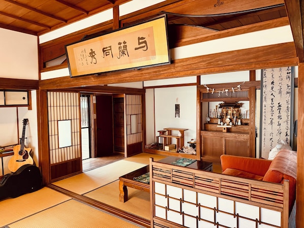 Interior - Inaka TŌKA Stay&Retreat Farm Resort: Sauna, Guided Tours & Farm Life with Animals (杵築市)