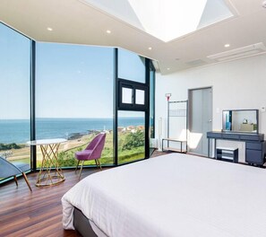 Classic Suite, Sea View | Free WiFi