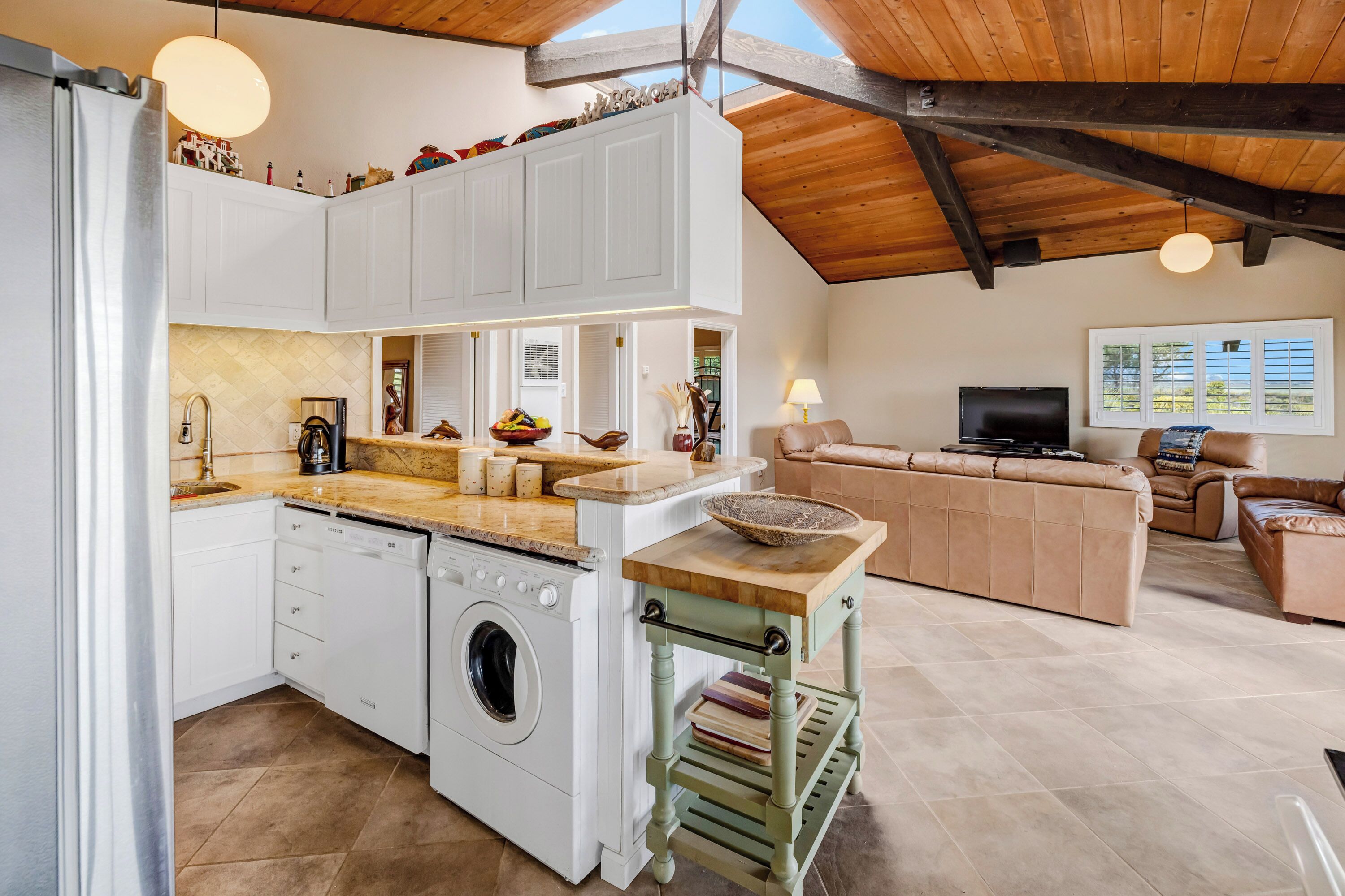 المنشأة من الداخل