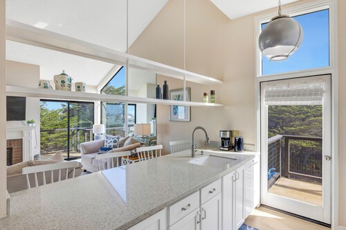 Beach Condo Pelican 14