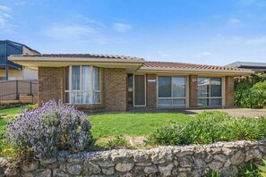 Exterior - 20 St Lukes Street, Port Elliot (Port Elliot)