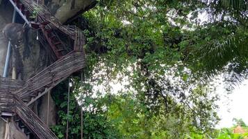 Enceinte de lâhĂ©bergement