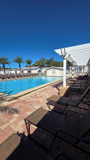 Pool - Beautiful & Relaxing 2-Bedroom Mobile Home in 55+ Resort with Pool & Amenities (Port Richey)