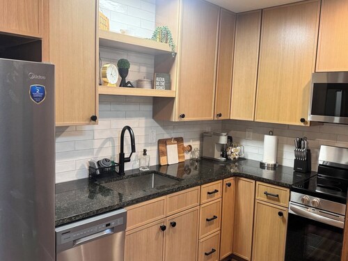 Newly Remodeled! Lauren's Little Apple Bungalow
