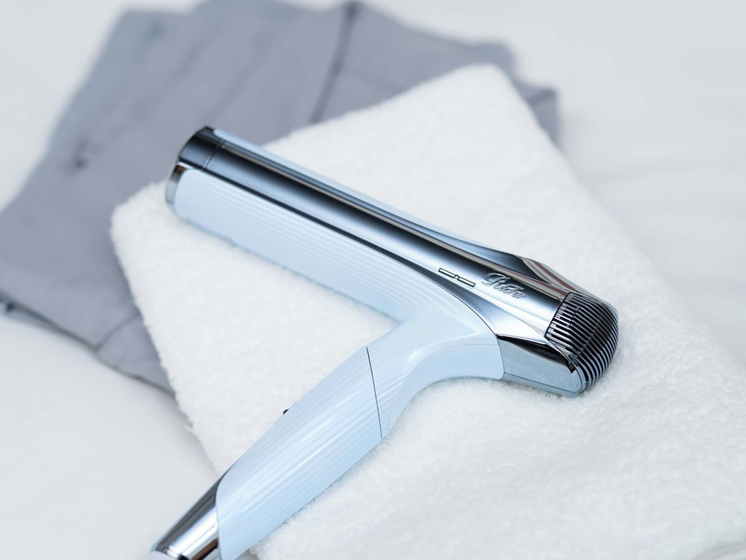 Ensemble douche/baignoire, sèche-cheveux, serviettes fournies, shampoing