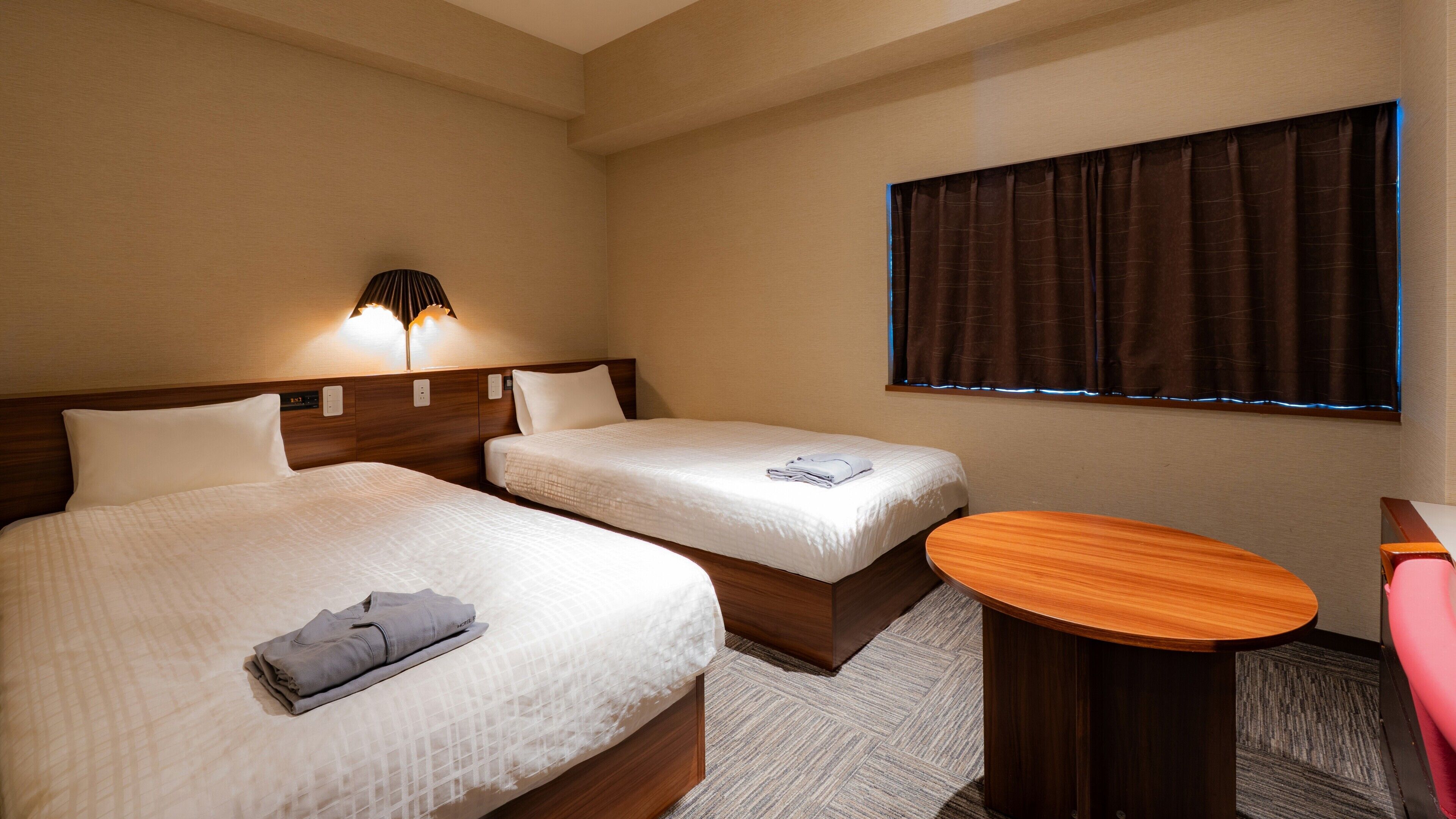 Twin Room | Gebar bulu kapas, meja, Wi-fi percuma, cadar katil 