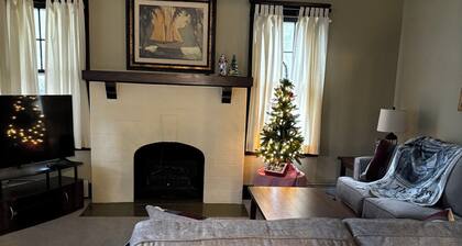 Welcome to the Inn on Holgate Avenue. #1 up to 4 people, #2 up to 4 or both =8!