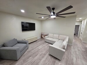 TV - Luxury 3 Bedroom, 2 Bath Basement Apartment. Family and pet friendly! (Harrisville)