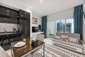 TV - Stylish Stay at DAMAC Maison Cour Jardin Canal view (Dubai)