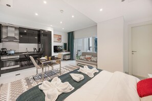 1 bedroom, in-room safe, desk, iron/ironing board - Stylish Stay at DAMAC Maison Cour Jardin Canal view (Dubai)